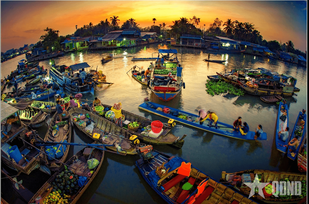 Trên lộ Vòng Cung