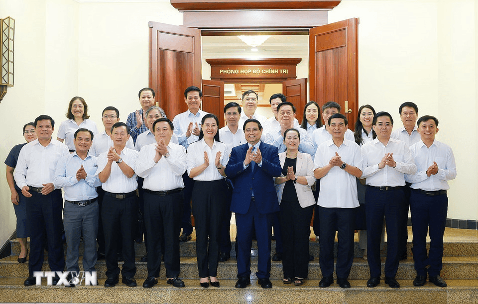 Bộ Chính trị làm việc về Đại hội Đảng bộ thành phố Hải Phòng và tỉnh Quảng Ngãi