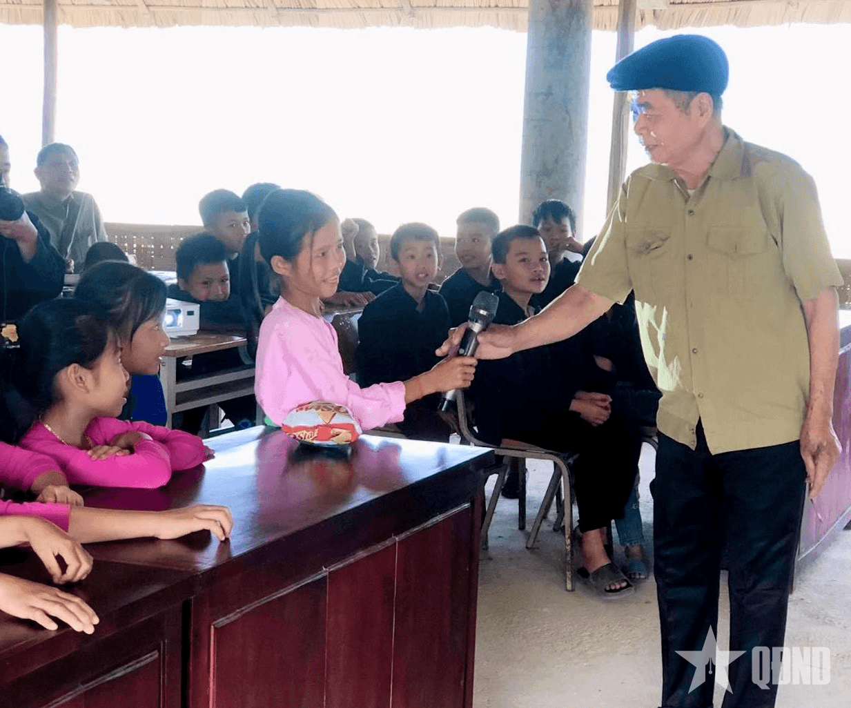 "Truyền nhân" văn hóa dân tộc Tày