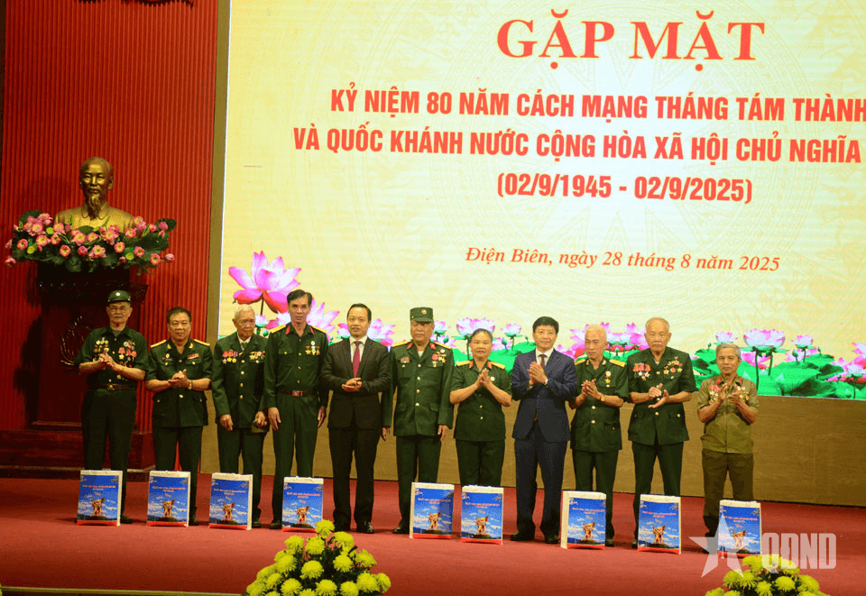 Điện Biên: Gặp mặt kỷ niệm 80 năm Cách mạng Tháng Tám và Quốc khánh 2-9