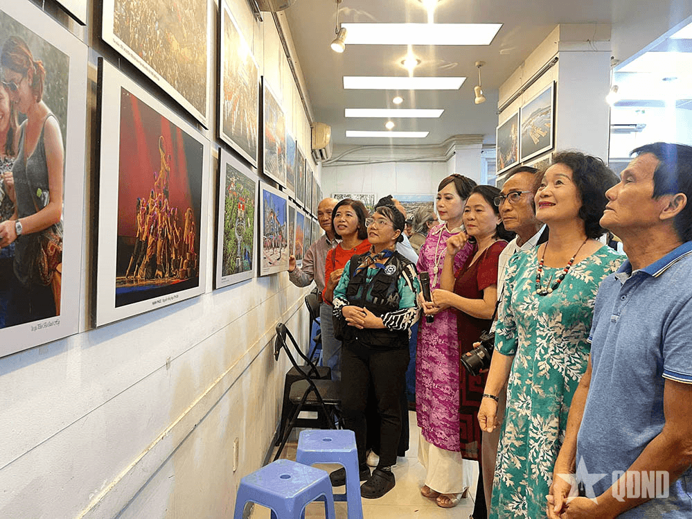 Khai mạc triển lãm “Thành phố Hồ Chí Minh - Thành phố tôi yêu”