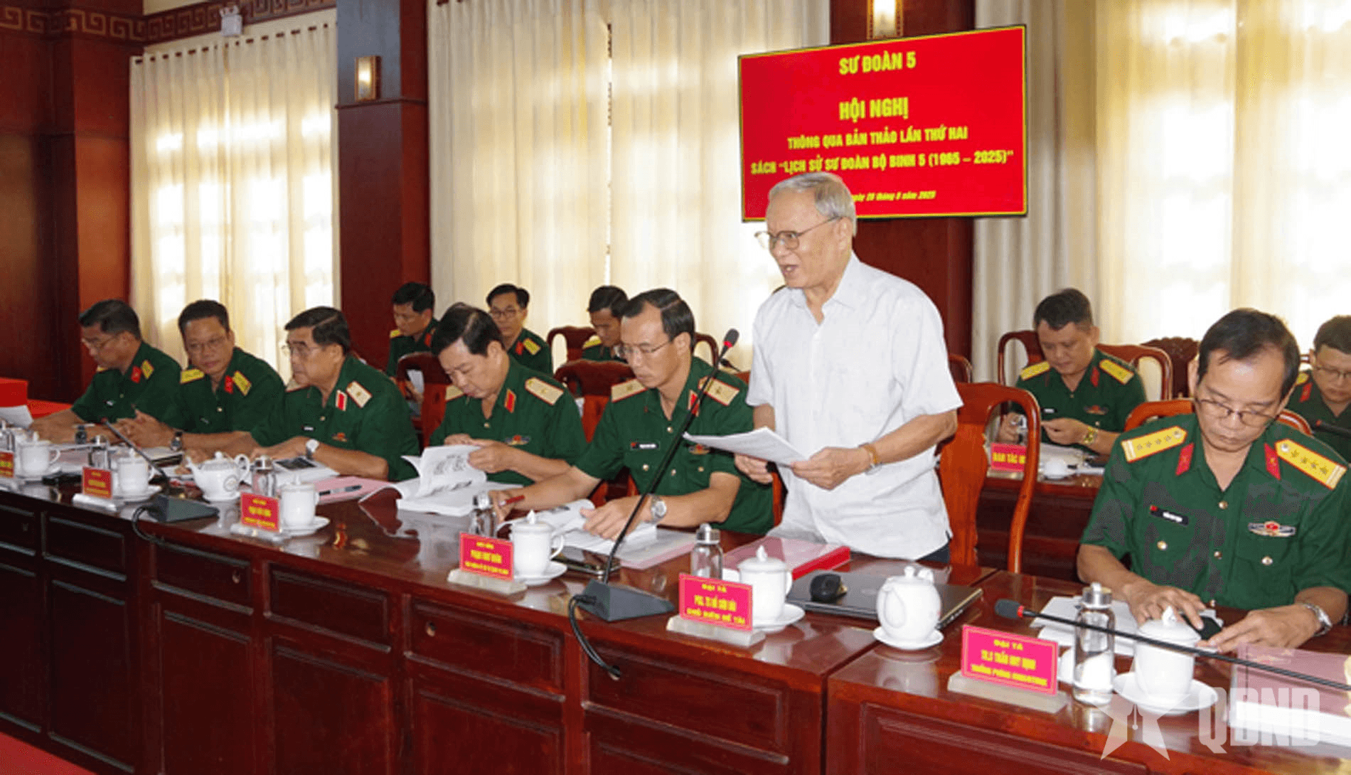 Thông qua bản thảo “Lịch sử Sư đoàn Bộ binh 5"