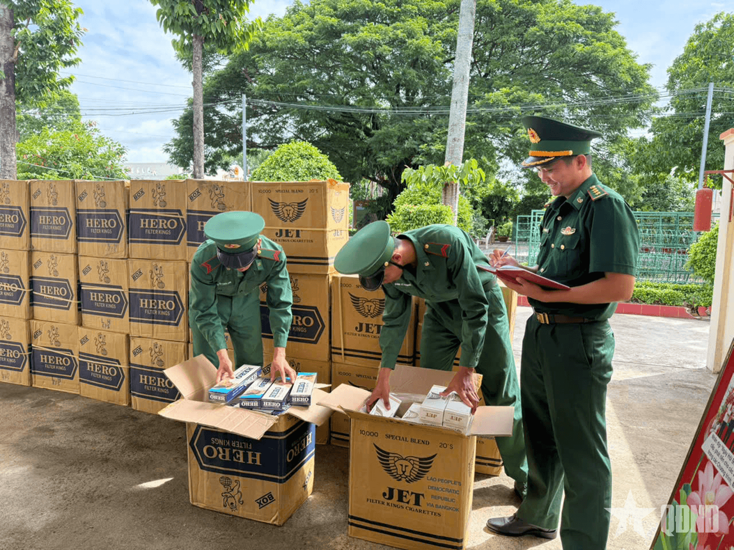 Bắt giữ 15.000 bao thuốc lá lậu ở khu vực biên giới An Giang