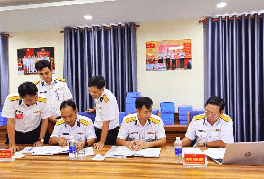 Bộ tư lệnh Vùng 5 Hải quân kiểm tra các đơn vị vững mạnh toàn diện “mẫu mực, tiêu biểu”