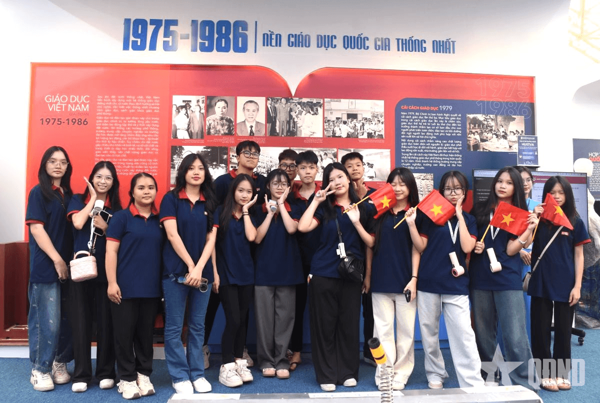 Ấn tượng hành trình 80 năm giáo dục Việt Nam tại Triển lãm thành tựu đất nước