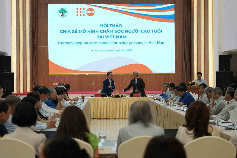 Tìm mô hình phù hợp trong chăm sóc người cao tuổi Việt Nam