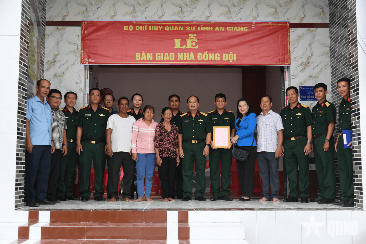 Bộ CHQS tỉnh An Giang bàn giao nhà đồng đội dịp Quốc khánh 2-9
