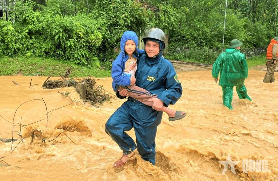 Lực lượng tại chỗ ứng phó nhanh với bão, lũ