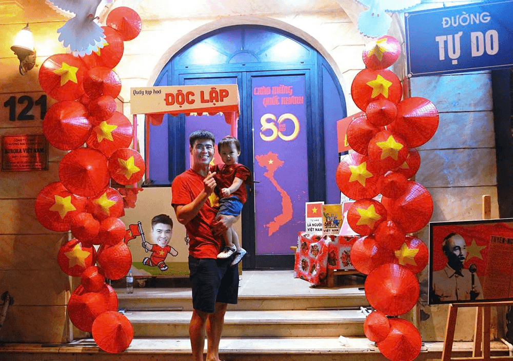 Cầu thủ lan tỏa tình yêu nước
