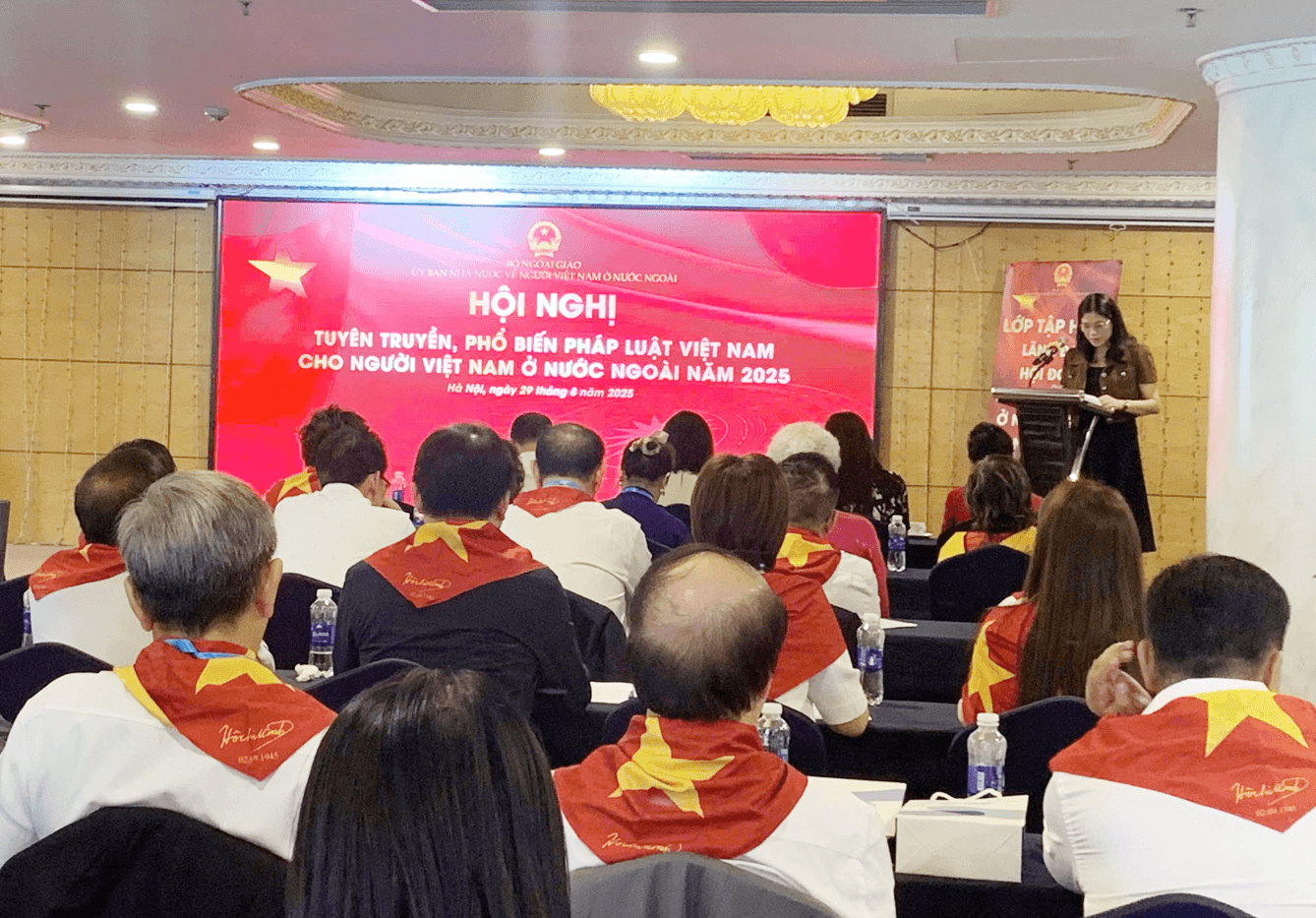Lan tỏa mạnh mẽ thông điệp “Hiểu luật để vững bước-Gắn kết để vươn xa” tới kiều bào