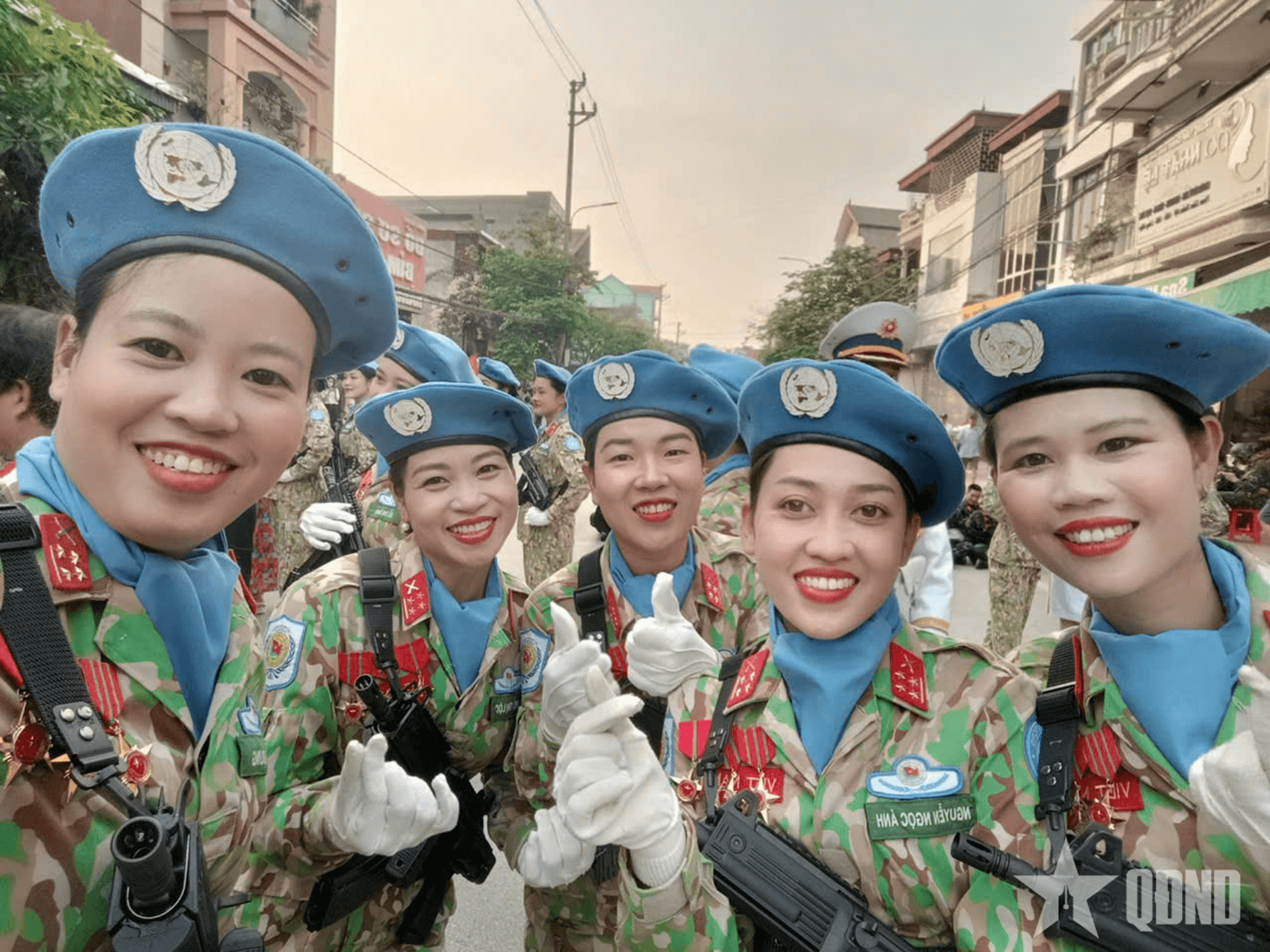 Người vinh dự ba lần tham gia diễu binh, diễu hành
