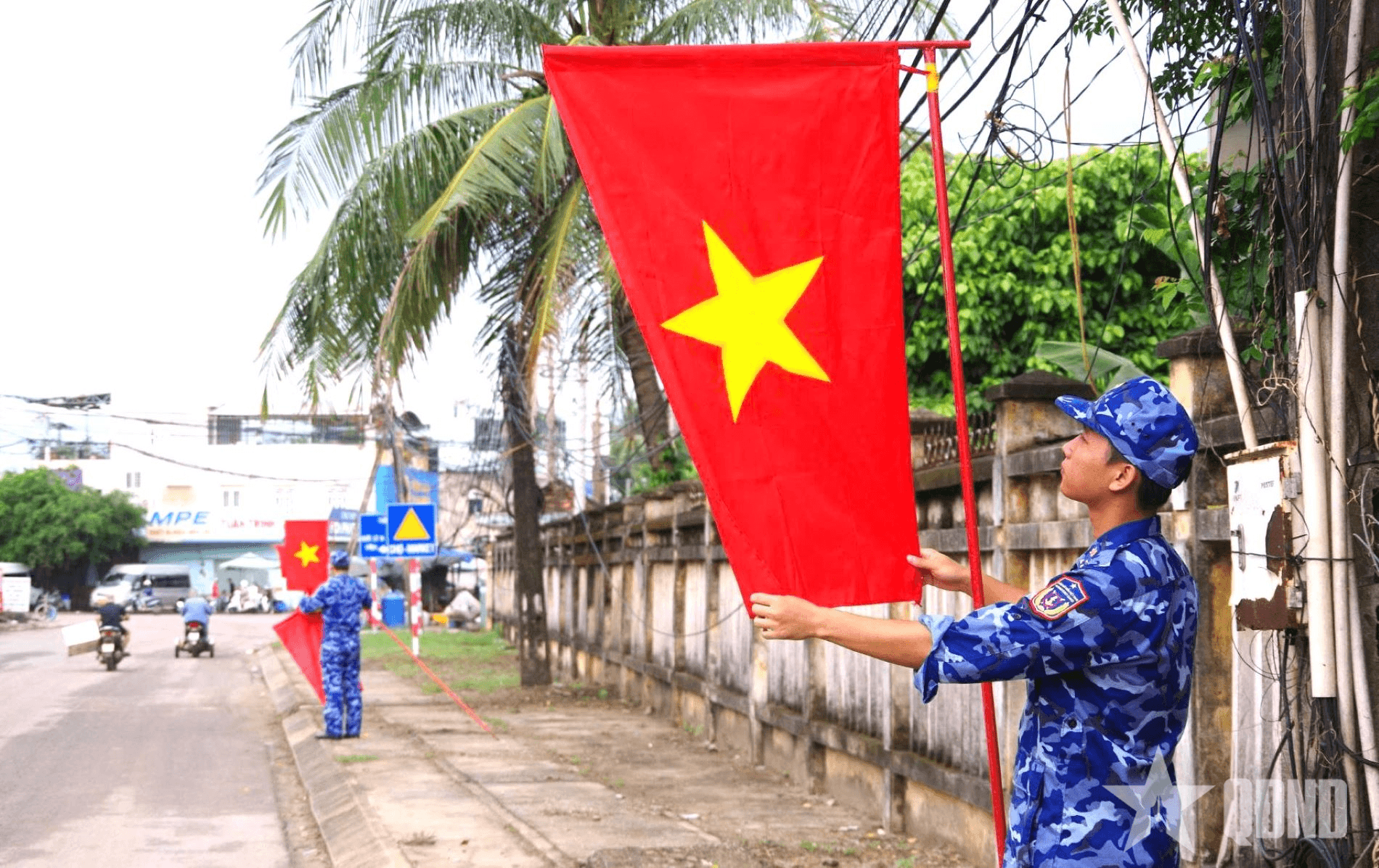 Tuổi trẻ Hải đoàn 21 xây dựng công trình “Đường cờ tháng Tám”