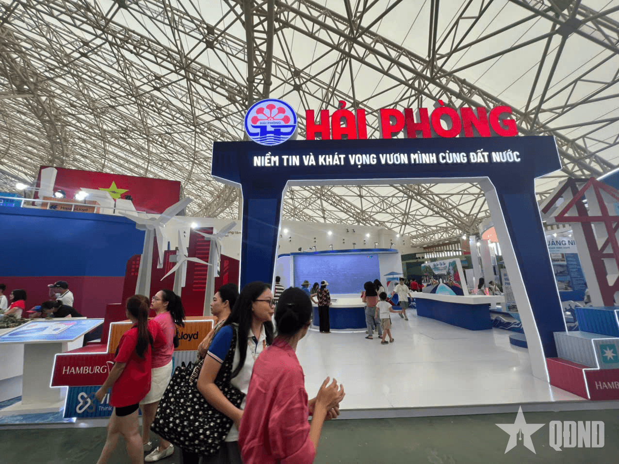 Hải Phòng và dấu ấn toa tàu Hoa phượng đỏ tại Triển lãm thành tựu đất nước