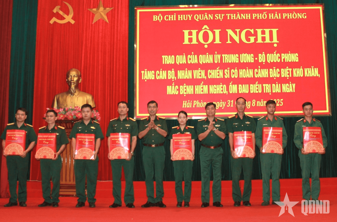 Bộ CHQS TP Hải Phòng: Trao quà tặng quân nhân có hoàn cảnh khó khăn