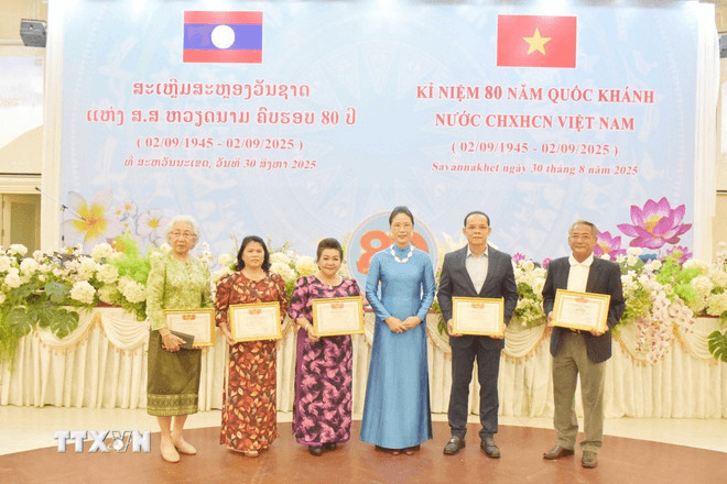 Gìn giữ và phát triển mối quan hệ đặc biệt hiếm có Việt Nam - Lào