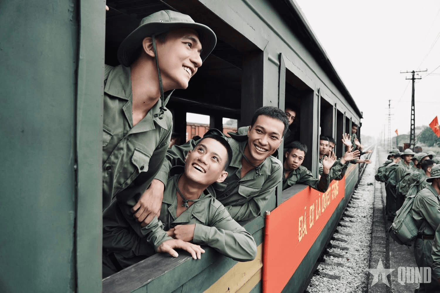 Vượt mốc hơn 300 tỷ đồng, “Mưa đỏ” tạo kỳ tích cho dòng phim chiến tranh cách mạng