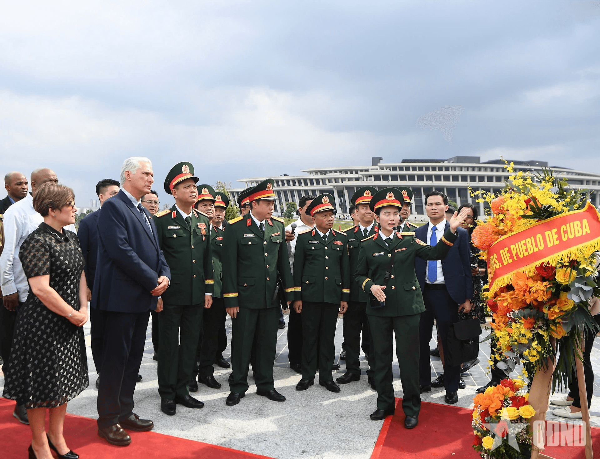 Bí thư Thứ nhất, Chủ tịch nước Cộng hòa Cuba thăm Bảo tàng Lịch sử Quân sự Việt Nam