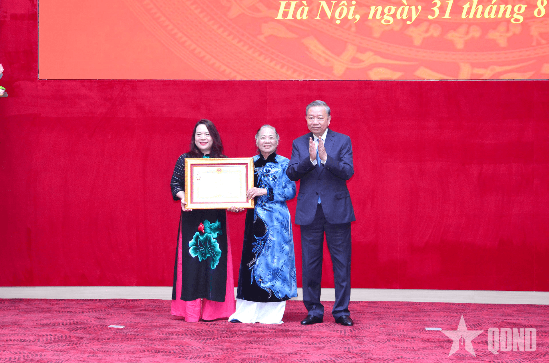 Tổng Bí thư Tô Lâm dự Lễ truy tặng danh hiệu Anh hùng Lực lượng vũ trang nhân dân thời kỳ kháng chiến chống Mỹ, cứu nước đối với Thượng tướng Bùi Thiện Ngộ