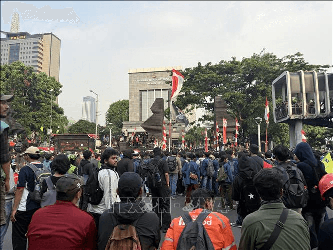 Tổng thống Indonesia công bố các biện pháp xoa dịu căng thẳng chính trị