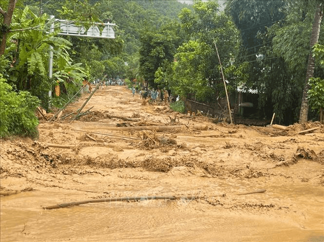 Mưa lớn - nguy cơ lũ quét, sạt lở đất ở 7 tỉnh thuộc Bắc Bộ và Trung Bộ