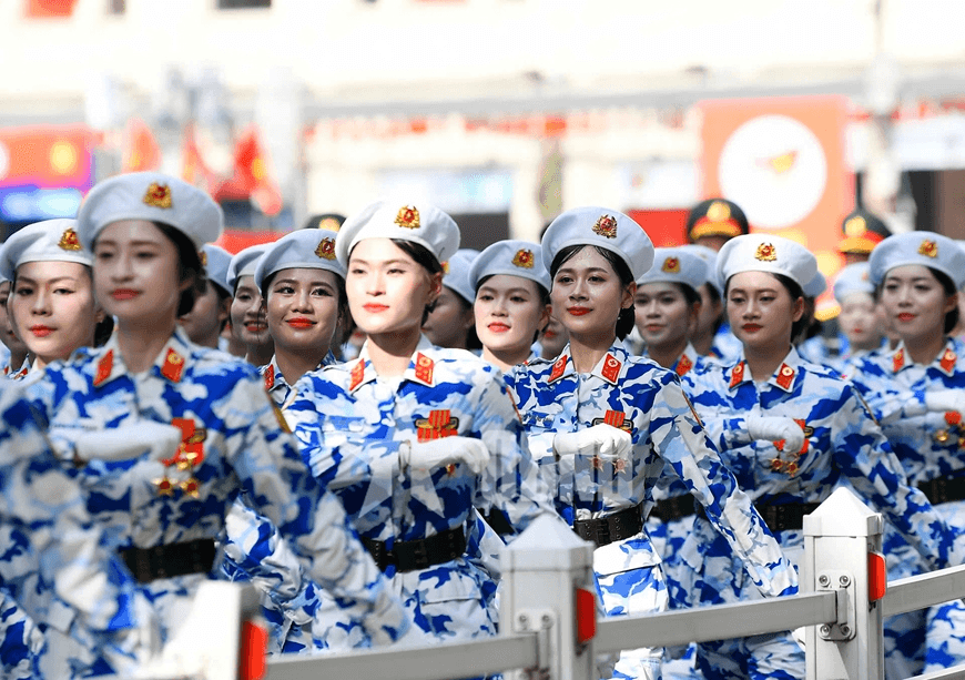 Những “bông hồng” của các lực lượng tại Lễ kỷ niệm, diễu binh, diễu hành