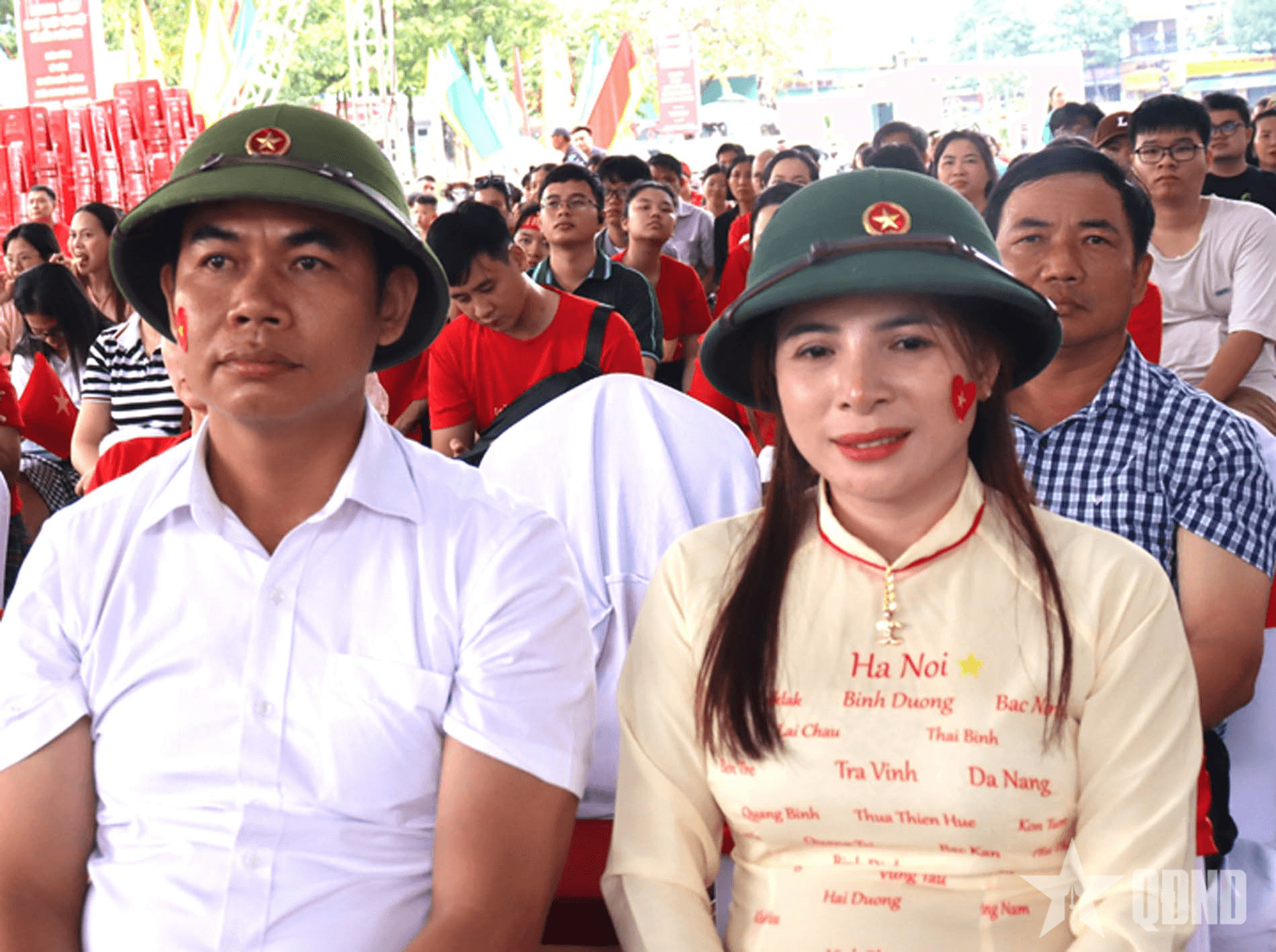 Người dân Đông Nam Bộ hào hứng với ngày Đại lễ