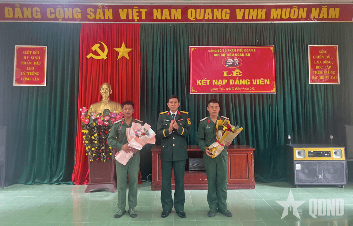 Thiêng liêng lễ kết nạp Đảng viên trong ngày Tết Độc lập