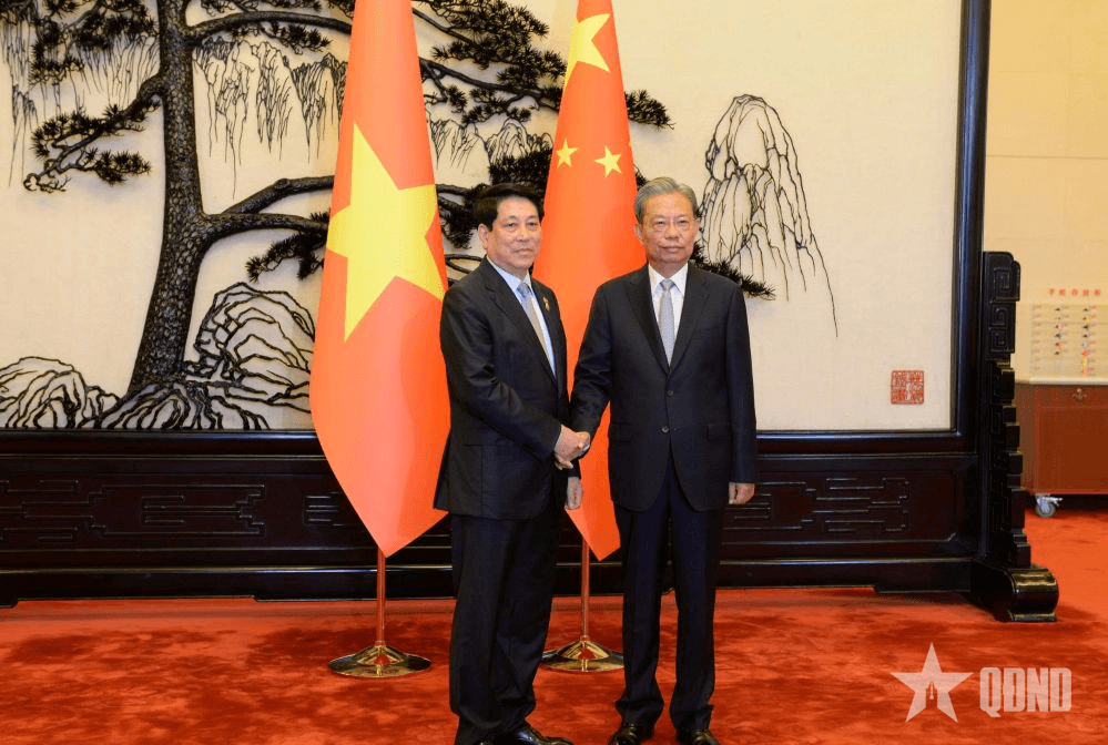 Chủ tịch nước Lương Cường hội kiến Ủy viên trưởng Nhân đại toàn quốc Trung Quốc Triệu Lạc Tế