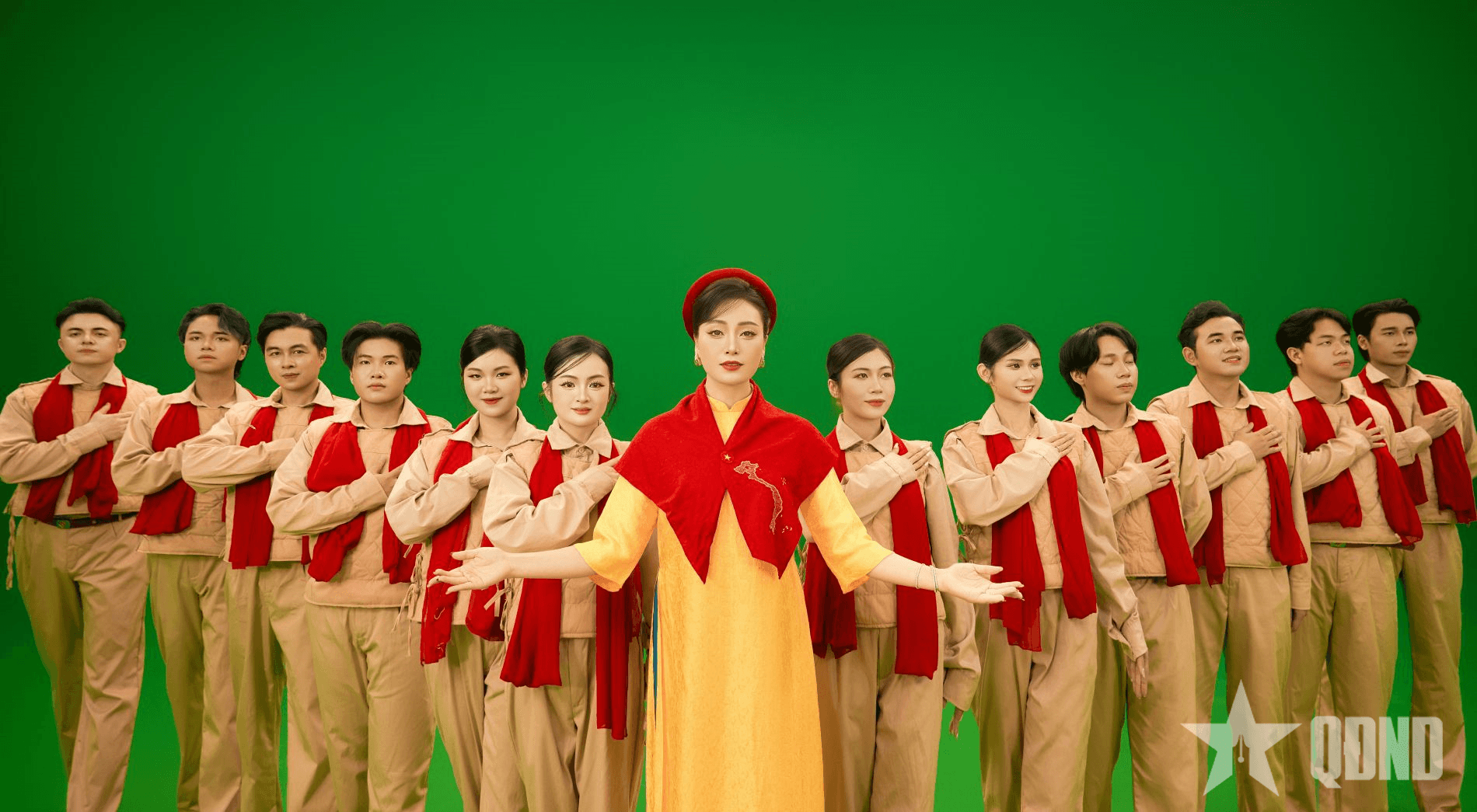 Sao mai Huyền Trang kết hợp nhóm Oplus tạo ấn tượng với MV “Tôi yêu Việt Nam”