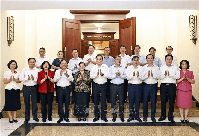 Bộ Chính trị cho ý kiến về công tác chuẩn bị Đại hội Đảng bộ các tỉnh, thành phố Cần Thơ, Lai Châu, Hà Tĩnh