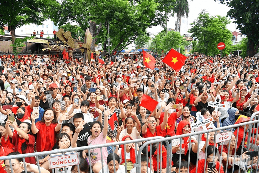 Ngọn lửa không tắt sau ngày hội non sông