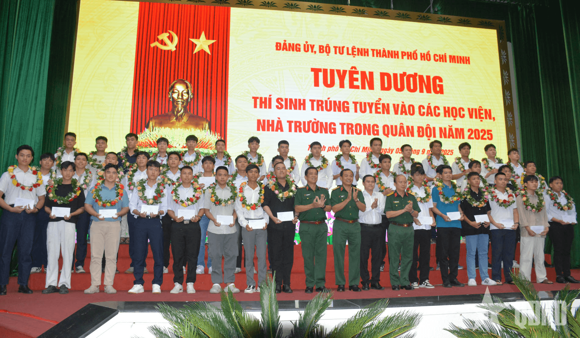 Đảng ủy, Bộ tư lệnh TP Hồ Chí Minh tuyên dương thí sinh trúng tuyển các học viện, nhà trường Quân đội