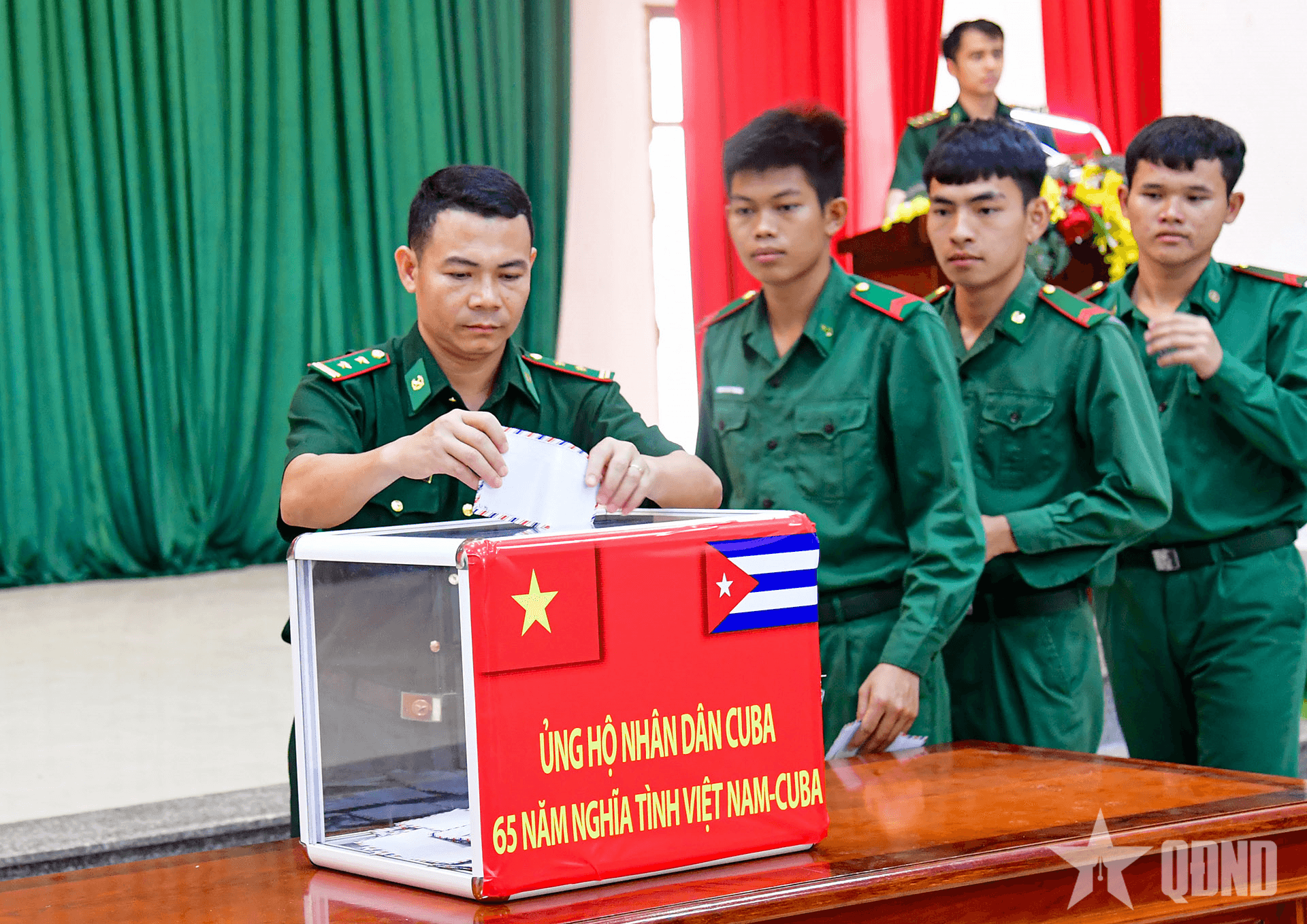 Hải đoàn Biên phòng 18 quyên góp ủng hộ nhân dân Cuba