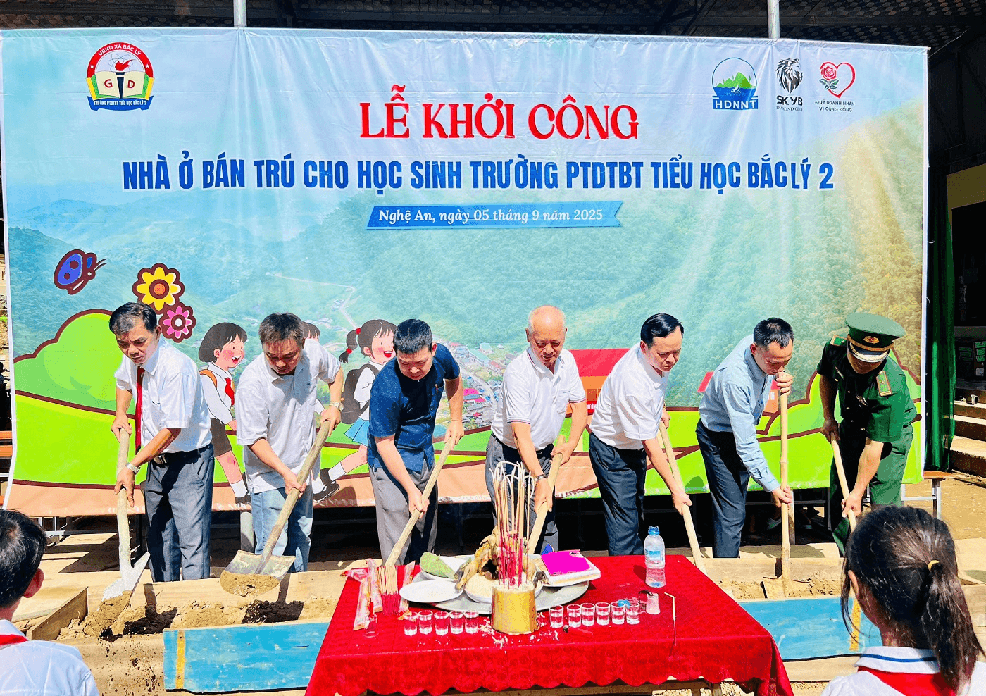 Hội Doanh nghiệp Nghệ Tĩnh tại TP Hồ Chí Minh hỗ trợ 1 tỷ đồng xây trường cho học sinh vùng lũ Nghệ An