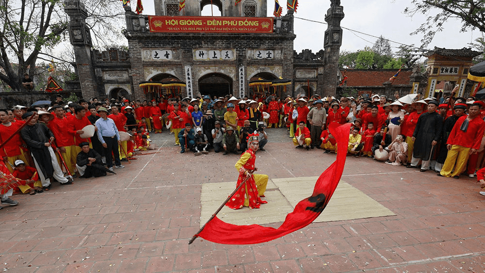 Về đền Phù Đổng, nghe vó ngựa thiêng