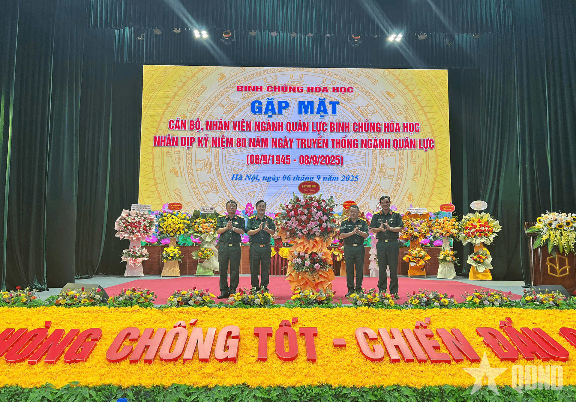 Gặp mặt kỷ niệm 80 năm Ngày truyền thống ngành quân lực Binh chủng Hóa học