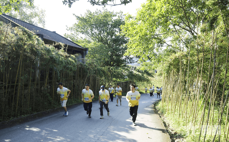 Hơn 1.000 vận động viên tham gia giải chạy Ultra Trail Yên Tử 2025