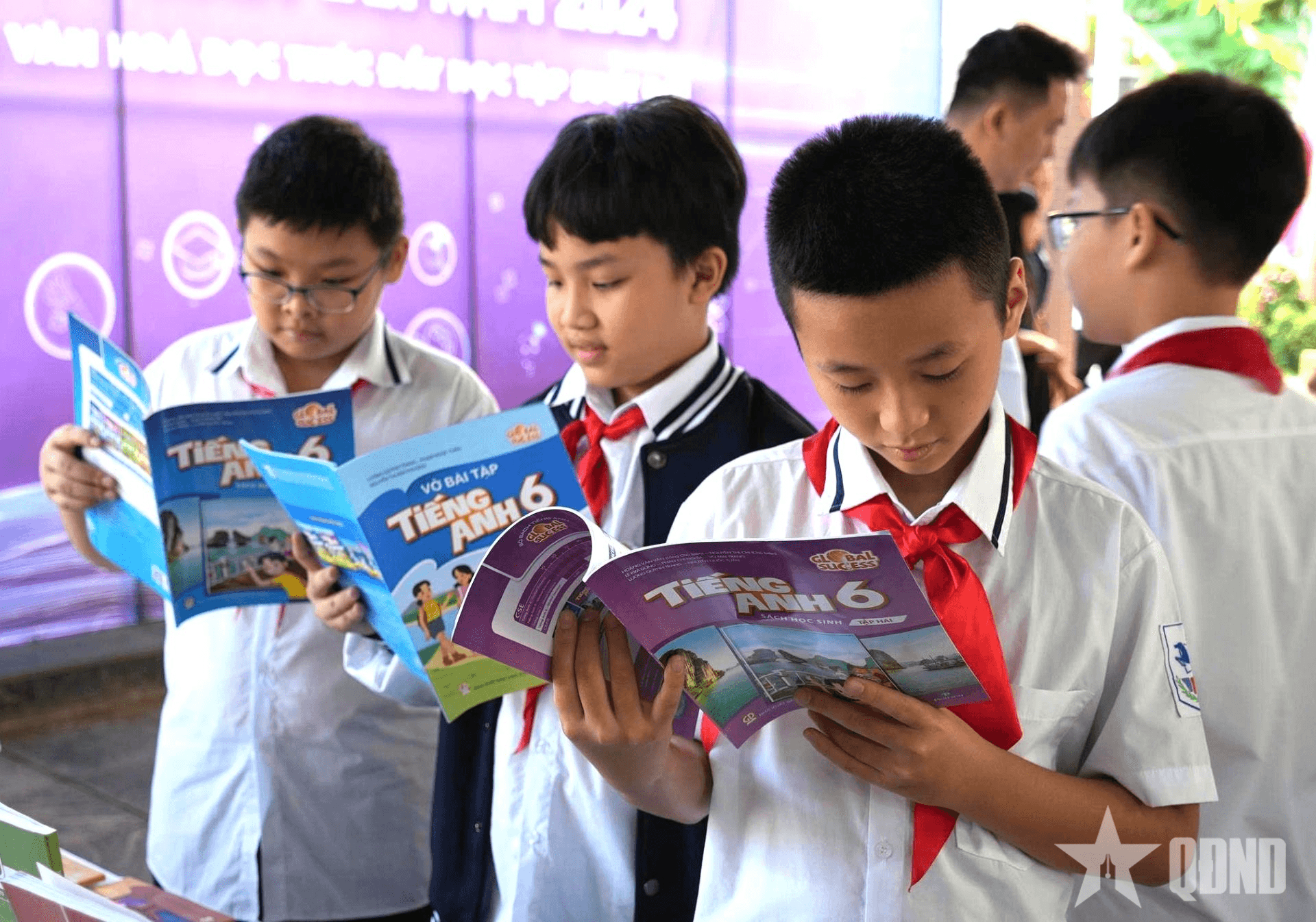 Một số kiến nghị về thống nhất sách giáo khoa