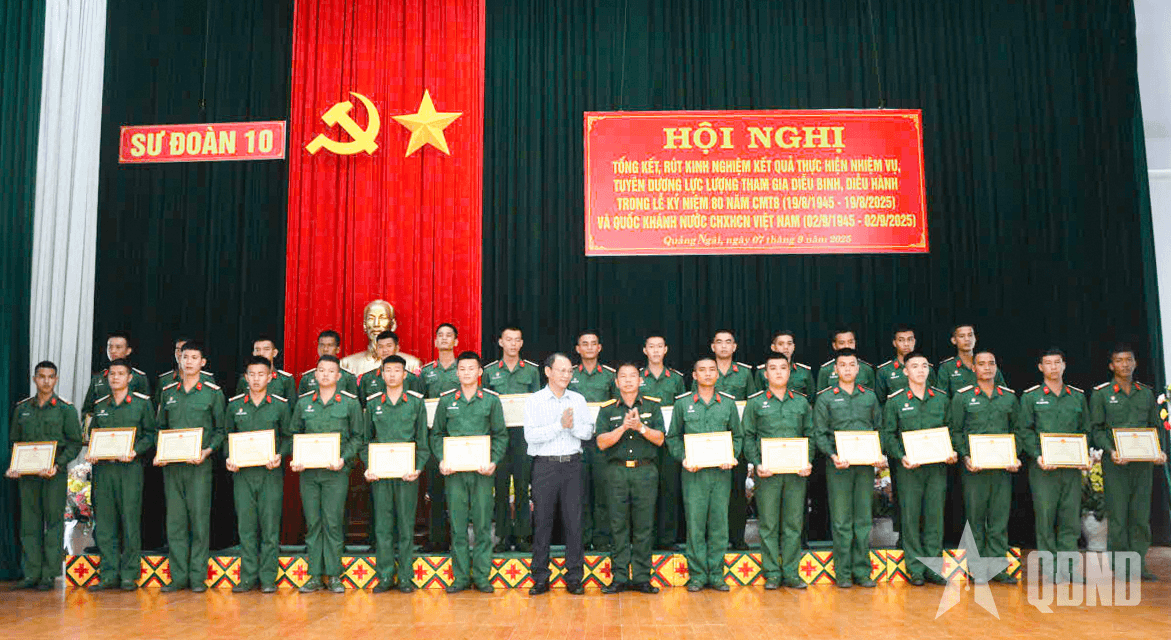 Sư đoàn 10 (Quân đoàn 34): Khen thưởng cán bộ, chiến sĩ hoàn thành xuất sắc nhiệm vụ A80