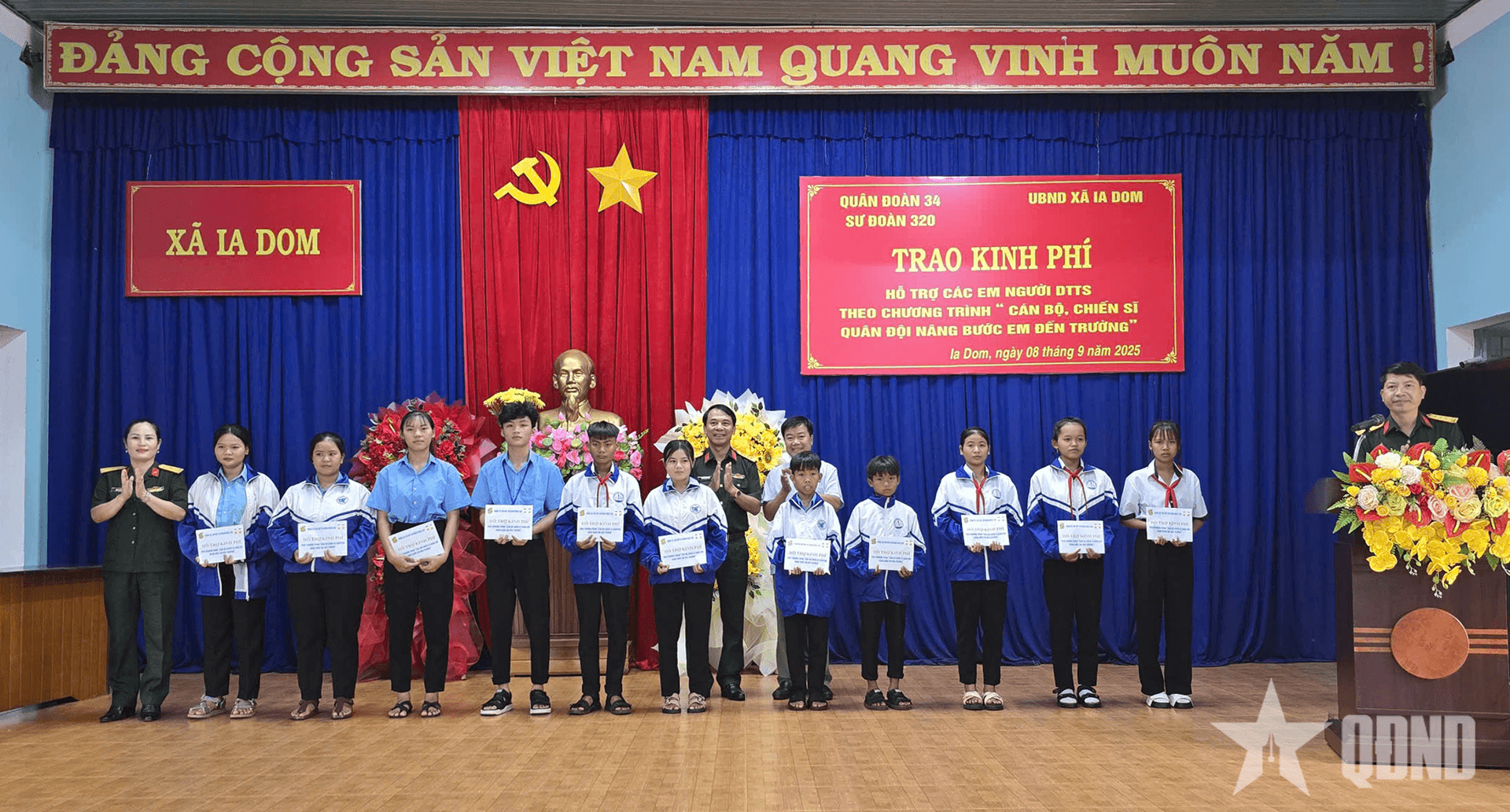 Sư đoàn 320 (Quân đoàn 34): Trao hơn 915 triệu đồng hỗ trợ học sinh các xã biên giới