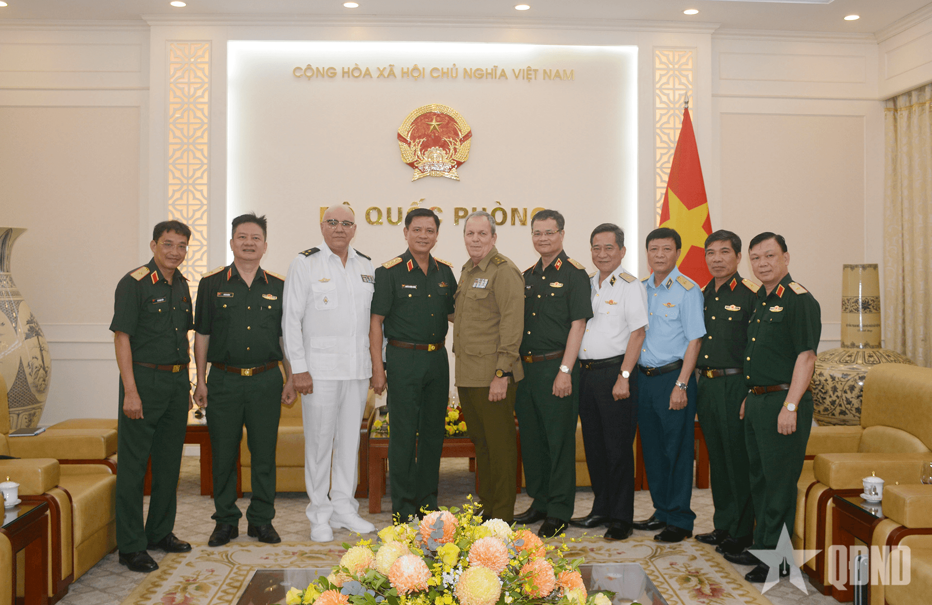 Thượng tướng Nguyễn Trường Thắng tiếp các Tùy viên Quân sự cũ và mới của Cuba