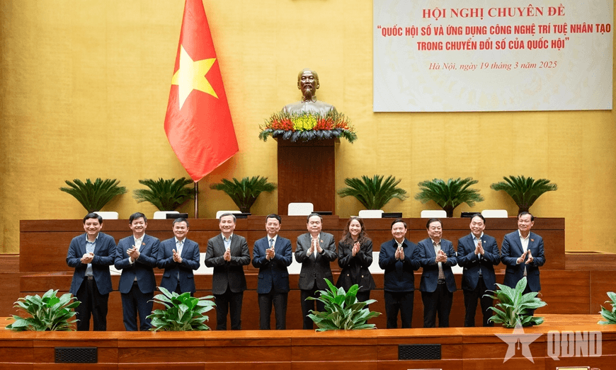 Chiều mai (13-9) sẽ diễn ra Hội nghị chuyên đề về bình dân học vụ số - Quốc hội số