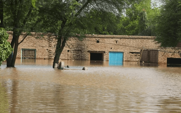 Lật thuyền cứu hộ lũ lụt ở Pakistan, nhiều người thiệt mạng