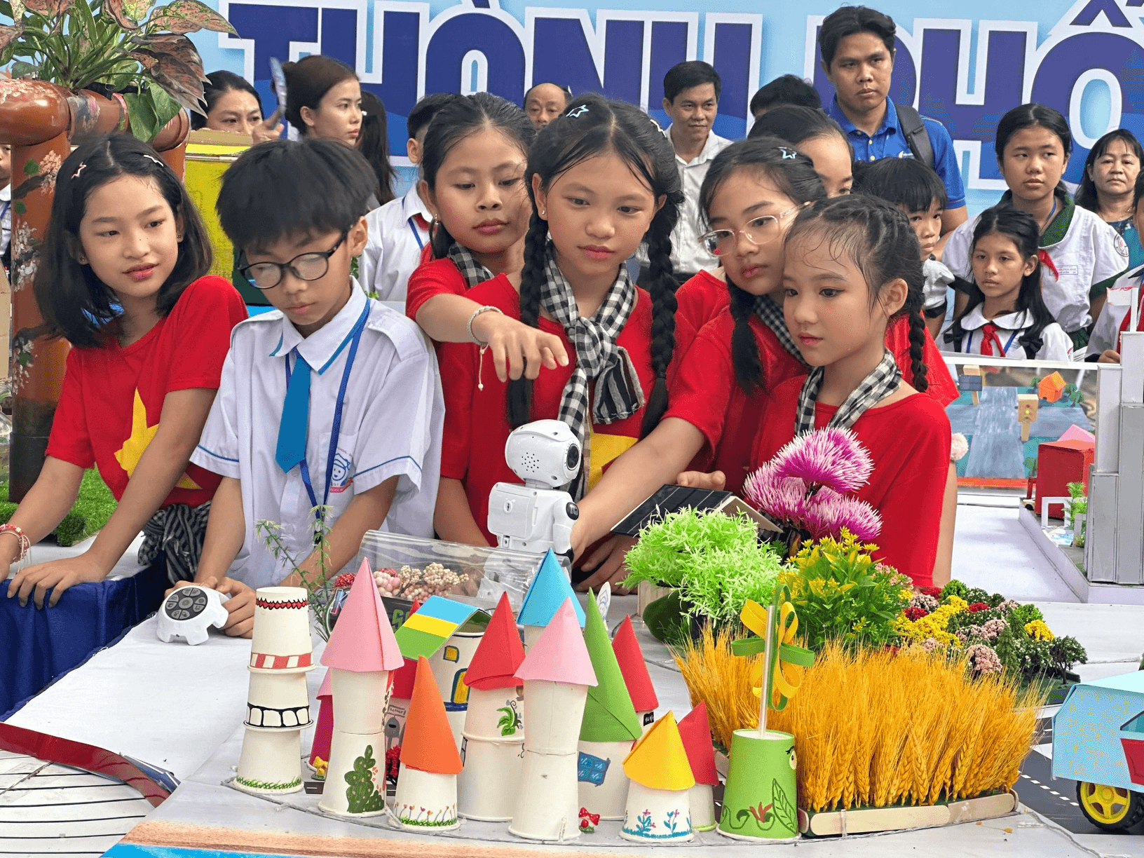 Giảm tải hình thức, tăng cường trải nghiệm sáng tạo - con đường hướng tới thực chất