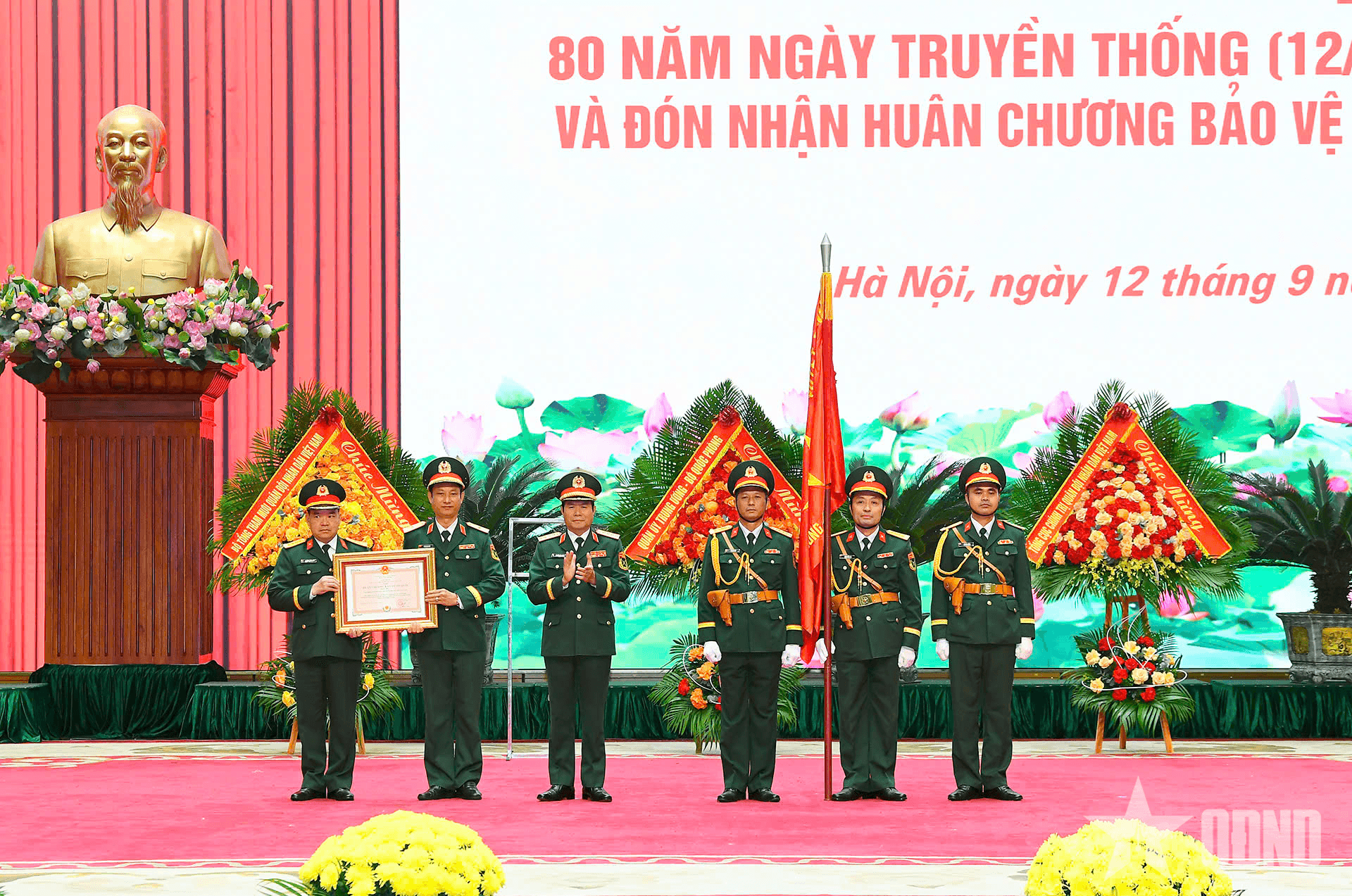 Đại tướng Nguyễn Tân Cương dự Lễ kỷ niệm 80 năm Ngày truyền thống Văn phòng Bộ Tổng Tham mưu