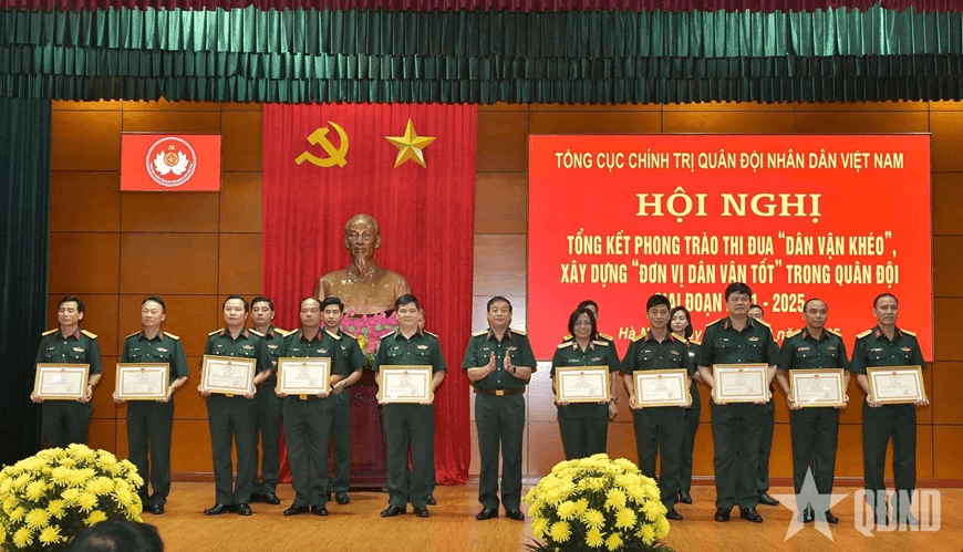 Những nhịp cầu hướng về nhân dân