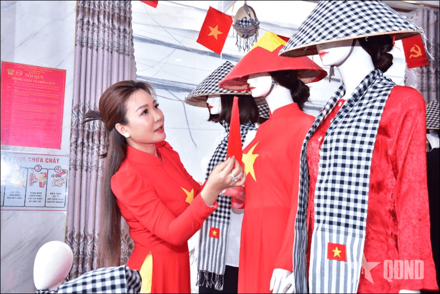 Nhà thơ Huệ Thi với tình yêu dân tộc