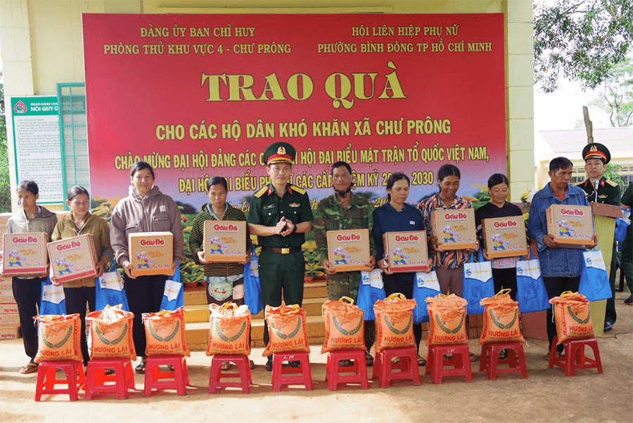 Đồng hành cùng gia đình khó khăn trên địa bàn biên giới