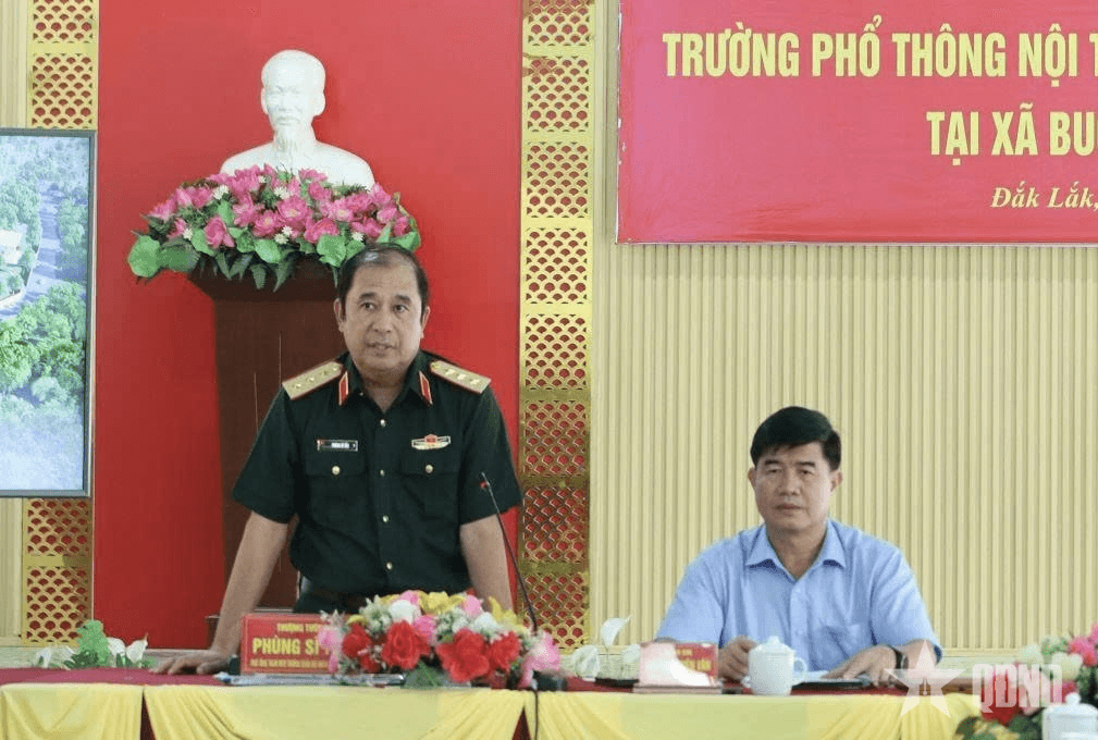 Thượng tướng Phùng Sĩ Tấn dự Hội nghị triển khai chủ trương đầu tư xây dựng trường học tại tỉnh Đắk Lắk