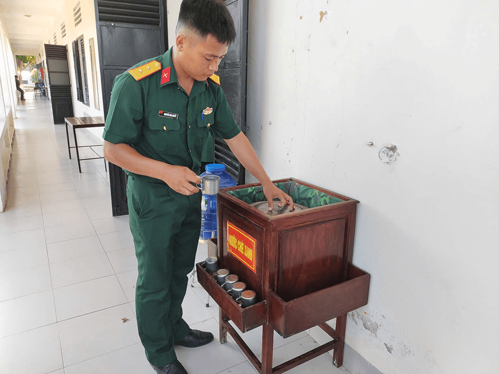 Cốc chè xanh - mát lành tình đồng đội